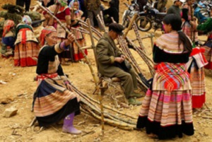 Lung Khau Nhin Market