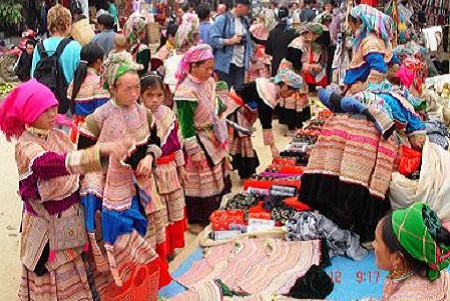 Lung Khau Nhin Market