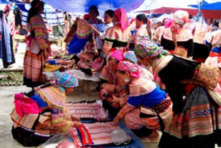 Muong Khuong Sapa Market